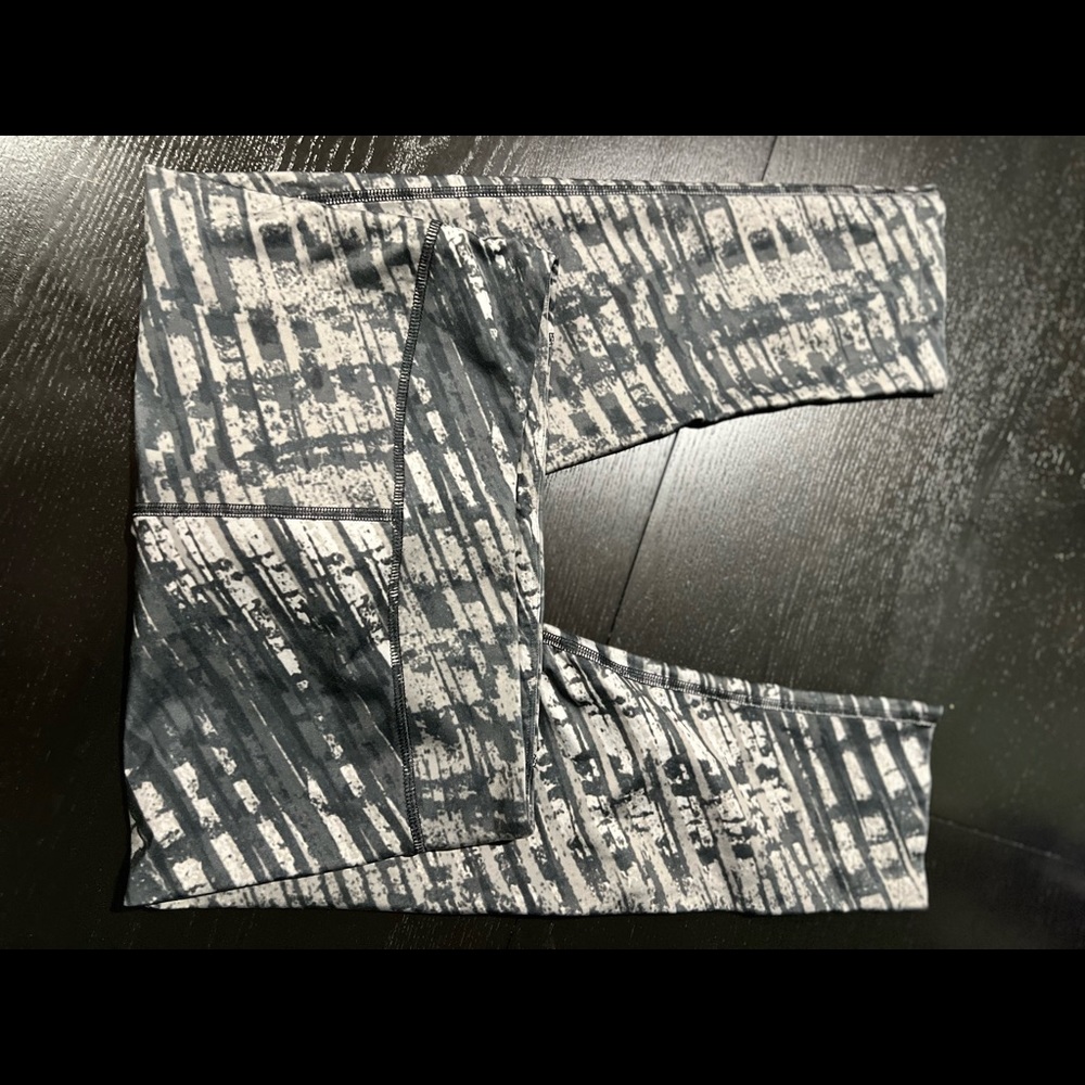Under armor compression heat gear leggings